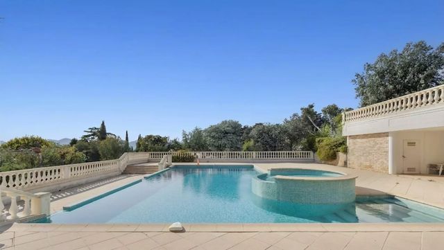 Appartement F4 à vendre - 4 pièces - 163.0 m2 - CANNES - 06 - PROVENCE-ALPES-COTE-D-AZUR - Century 21 Adhère Transactions