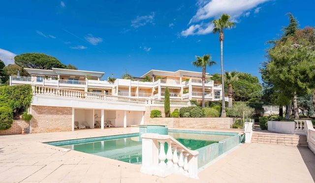 Appartement F4 à vendre - 4 pièces - 163.0 m2 - CANNES - 06 - PROVENCE-ALPES-COTE-D-AZUR - Century 21 Adhère Transactions