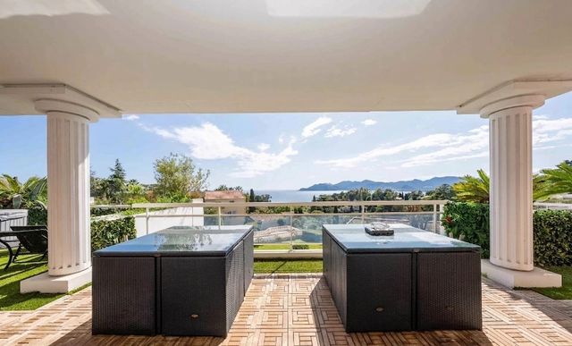 Appartement F4 à vendre - 4 pièces - 163.0 m2 - CANNES - 06 - PROVENCE-ALPES-COTE-D-AZUR - Century 21 Adhère Transactions