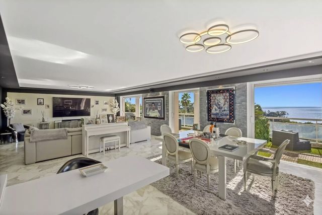 Appartement F4 à vendre - 4 pièces - 163.0 m2 - CANNES - 06 - PROVENCE-ALPES-COTE-D-AZUR - Century 21 Adhère Transactions