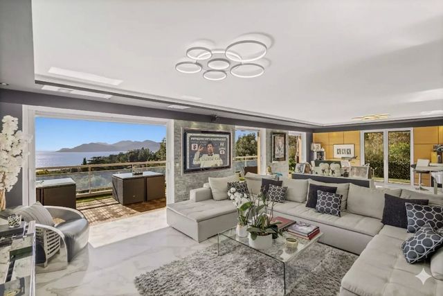 Appartement F4 à vendre - 4 pièces - 163.0 m2 - CANNES - 06 - PROVENCE-ALPES-COTE-D-AZUR - Century 21 Adhère Transactions