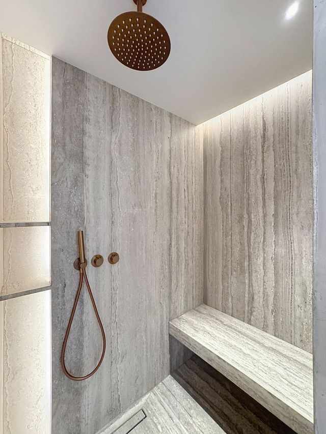 Appartement F3 à vendre - 3 pièces - 83.6 m2 - VALLAURIS - 06 - PROVENCE-ALPES-COTE-D-AZUR - Century 21 Adhère Transactions