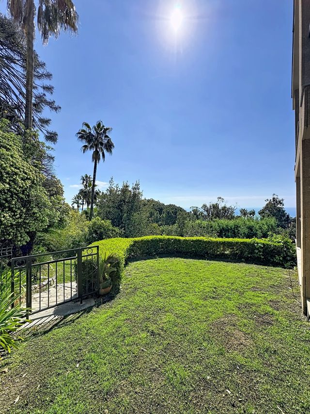 Appartement F3 à vendre - 3 pièces - 83.6 m2 - VALLAURIS - 06 - PROVENCE-ALPES-COTE-D-AZUR - Century 21 Adhère Transactions