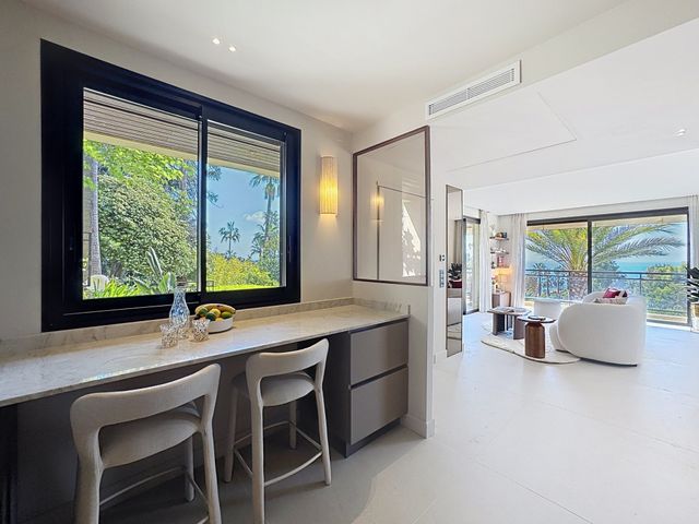 Appartement F3 à vendre - 3 pièces - 83.6 m2 - VALLAURIS - 06 - PROVENCE-ALPES-COTE-D-AZUR - Century 21 Adhère Transactions