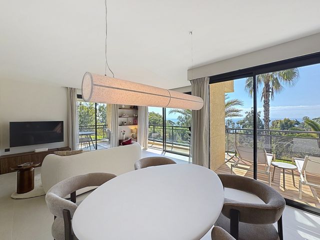 Appartement F3 à vendre - 3 pièces - 83.6 m2 - VALLAURIS - 06 - PROVENCE-ALPES-COTE-D-AZUR - Century 21 Adhère Transactions