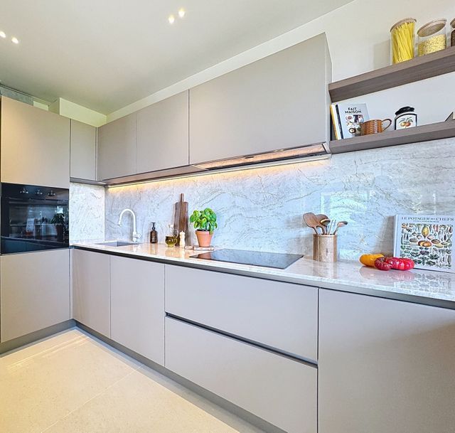 Appartement F3 à vendre - 3 pièces - 83.6 m2 - VALLAURIS - 06 - PROVENCE-ALPES-COTE-D-AZUR - Century 21 Adhère Transactions