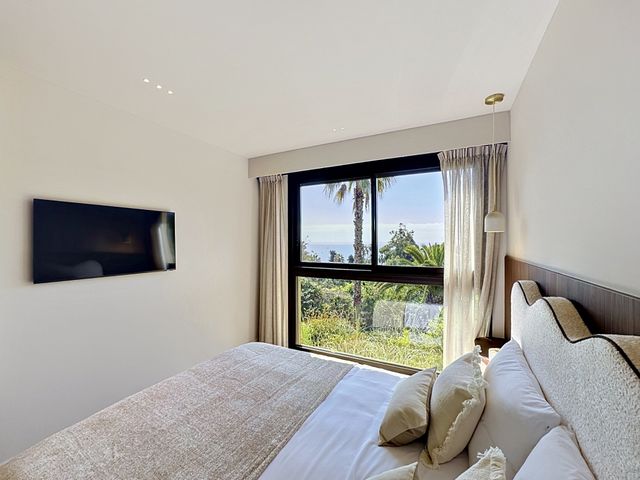 Appartement F3 à vendre - 3 pièces - 83.6 m2 - VALLAURIS - 06 - PROVENCE-ALPES-COTE-D-AZUR - Century 21 Adhère Transactions