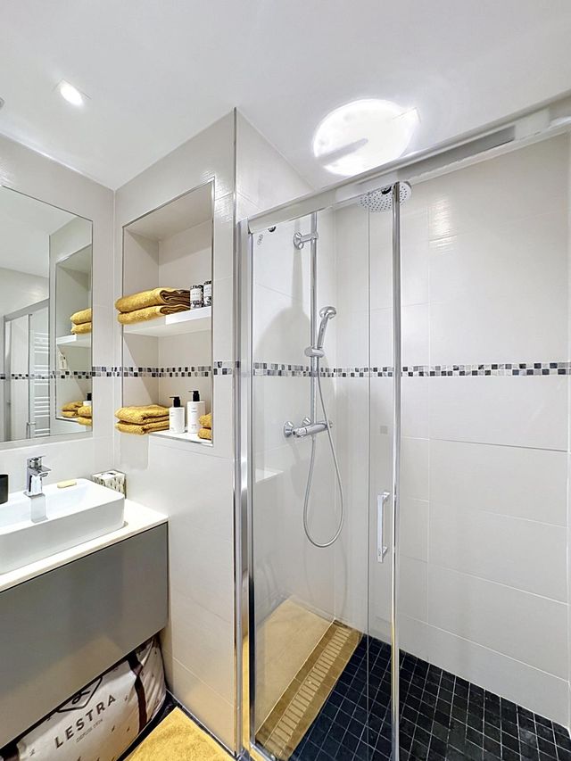 Appartement F3 à vendre - 2 pièces - 80.0 m2 - CANNES - 06 - PROVENCE-ALPES-COTE-D-AZUR - Century 21 Adhère Transactions