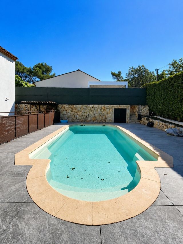 maison à louer - 6 pièces - 180.0 m2 - ROQUEFORT LES PINS - 06 - PROVENCE-ALPES-COTE-D-AZUR - Century 21 Adhère Transactions