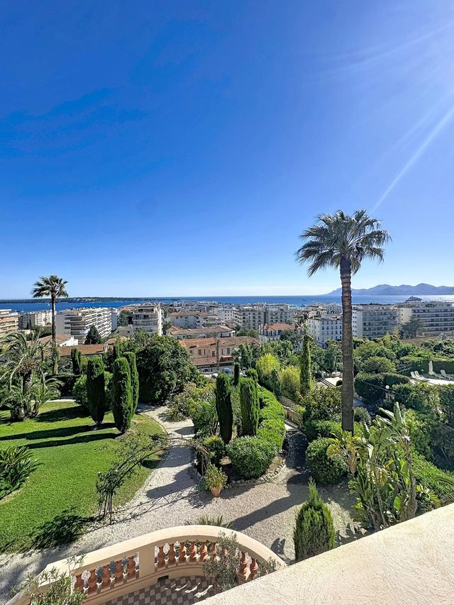 Appartement F4 à vendre - 4 pièces - 201.0 m2 - CANNES - 06 - PROVENCE-ALPES-COTE-D-AZUR - Century 21 Adhère Transactions