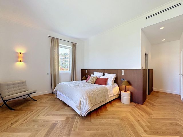 Appartement F4 à vendre - 4 pièces - 196.75 m2 - CANNES - 06 - PROVENCE-ALPES-COTE-D-AZUR - Century 21 Adhère Transactions