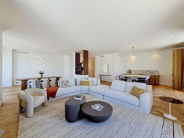 Appartement F4 à vendre - 4 pièces - 196.75 m2 - CANNES - 06 - PROVENCE-ALPES-COTE-D-AZUR - Century 21 Adhère Transactions