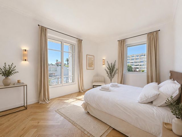 Appartement F4 à vendre - 4 pièces - 201.0 m2 - CANNES - 06 - PROVENCE-ALPES-COTE-D-AZUR - Century 21 Adhère Transactions