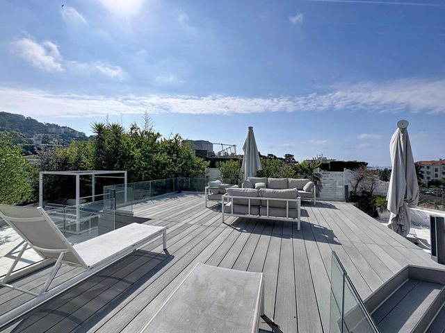 Appartement F6 à vendre - 6 pièces - 175.27 m2 - CANNES - 06 - PROVENCE-ALPES-COTE-D-AZUR - Century 21 Adhère Transactions