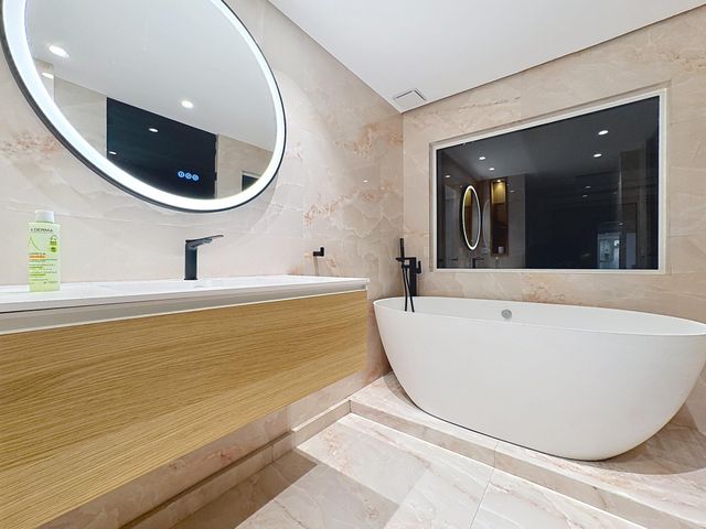 Appartement F6 à vendre - 6 pièces - 175.27 m2 - CANNES - 06 - PROVENCE-ALPES-COTE-D-AZUR - Century 21 Adhère Transactions