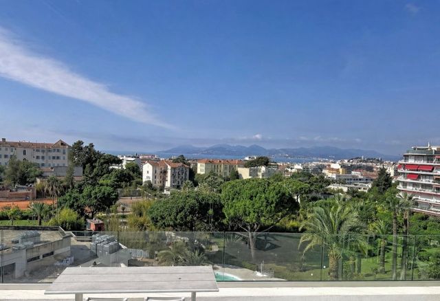 Appartement F6 à vendre - 6 pièces - 175.27 m2 - CANNES - 06 - PROVENCE-ALPES-COTE-D-AZUR - Century 21 Adhère Transactions