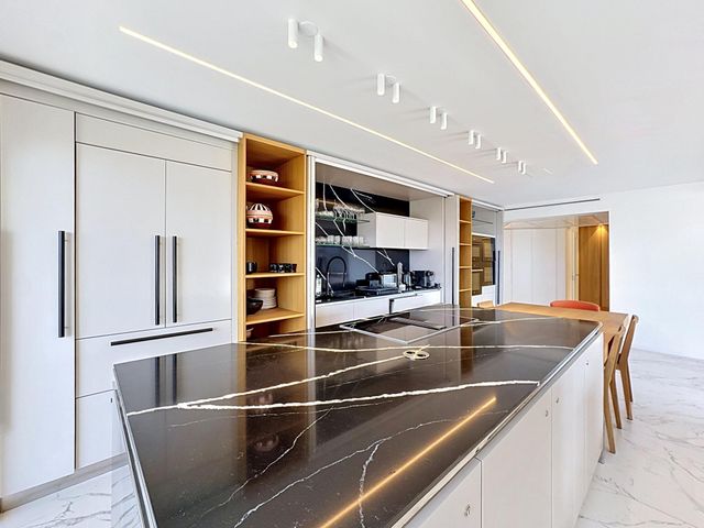 Appartement F6 à vendre - 6 pièces - 175.27 m2 - CANNES - 06 - PROVENCE-ALPES-COTE-D-AZUR - Century 21 Adhère Transactions