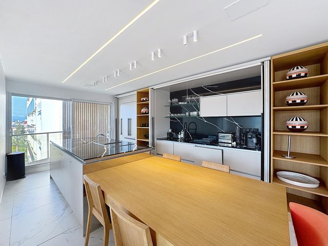 Appartement F6 à vendre - 6 pièces - 175.27 m2 - CANNES - 06 - PROVENCE-ALPES-COTE-D-AZUR - Century 21 Adhère Transactions