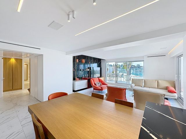 Appartement F6 à vendre - 6 pièces - 175.27 m2 - CANNES - 06 - PROVENCE-ALPES-COTE-D-AZUR - Century 21 Adhère Transactions