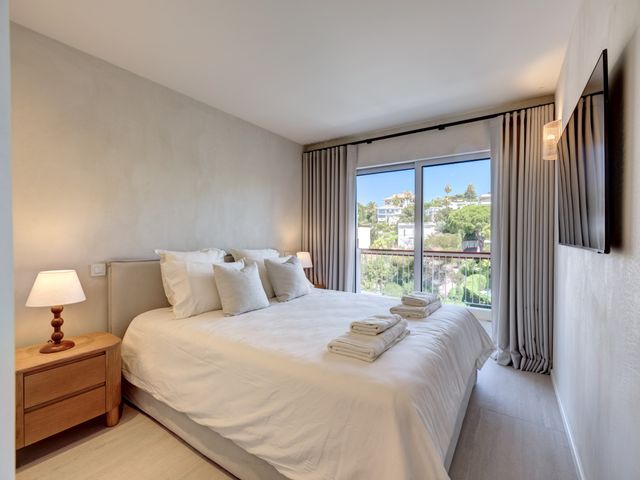 Appartement F3 à vendre - 3 pièces - 55.4 m2 - CANNES - 06 - PROVENCE-ALPES-COTE-D-AZUR - Century 21 Adhère Transactions