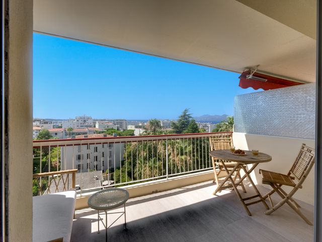 Appartement F3 à vendre - 3 pièces - 55.4 m2 - CANNES - 06 - PROVENCE-ALPES-COTE-D-AZUR - Century 21 Adhère Transactions