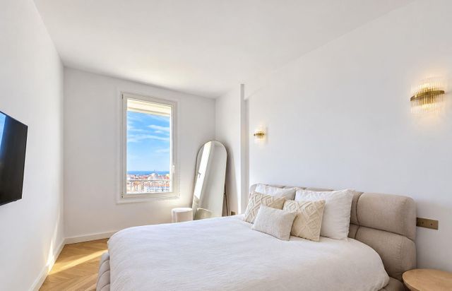 Appartement F5 à vendre - 5 pièces - 170.0 m2 - CANNES - 06 - PROVENCE-ALPES-COTE-D-AZUR - Century 21 Adhère Transactions