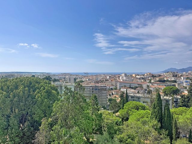 Appartement F5 à vendre - 5 pièces - 170.0 m2 - CANNES - 06 - PROVENCE-ALPES-COTE-D-AZUR - Century 21 Adhère Transactions