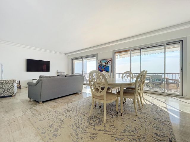 Appartement F3 à vendre - 3 pièces - 98.01 m2 - CANNES - 06 - PROVENCE-ALPES-COTE-D-AZUR - Century 21 Adhère Transactions