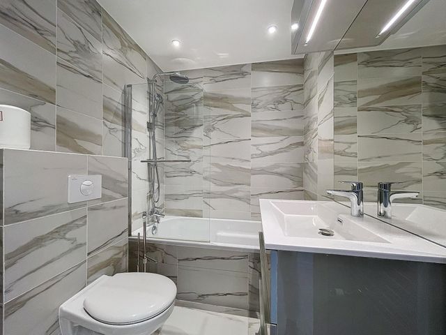 Appartement F3 à vendre - 3 pièces - 98.01 m2 - CANNES - 06 - PROVENCE-ALPES-COTE-D-AZUR - Century 21 Adhère Transactions