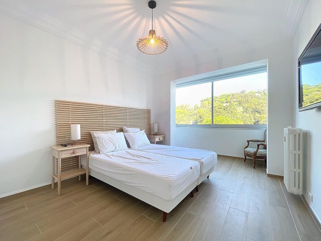 Appartement F3 à vendre - 3 pièces - 98.01 m2 - CANNES - 06 - PROVENCE-ALPES-COTE-D-AZUR - Century 21 Adhère Transactions