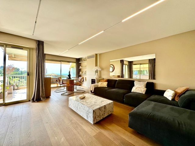 Appartement F4 à vendre - 4 pièces - 105.0 m2 - LE CANNET - 06 - PROVENCE-ALPES-COTE-D-AZUR - Century 21 Adhère Transactions