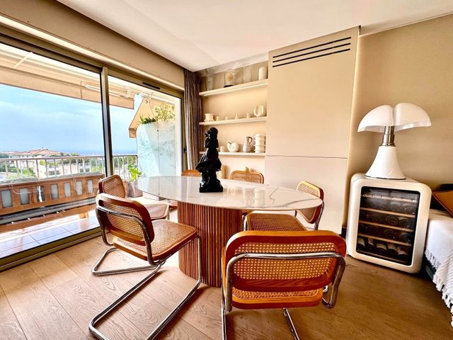 Appartement F4 à vendre - 4 pièces - 105.0 m2 - LE CANNET - 06 - PROVENCE-ALPES-COTE-D-AZUR - Century 21 Adhère Transactions