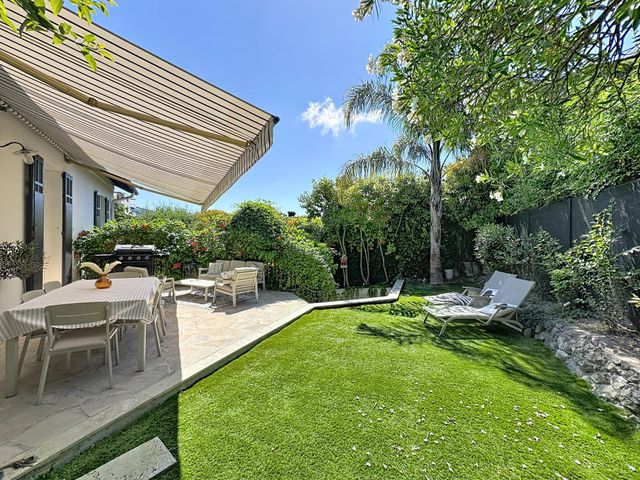 maison à vendre - 7 pièces - 254.05 m2 - LE CANNET - 06 - PROVENCE-ALPES-COTE-D-AZUR - Century 21 Adhère Transactions