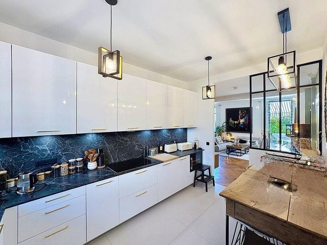 maison à vendre - 7 pièces - 254.05 m2 - LE CANNET - 06 - PROVENCE-ALPES-COTE-D-AZUR - Century 21 Adhère Transactions