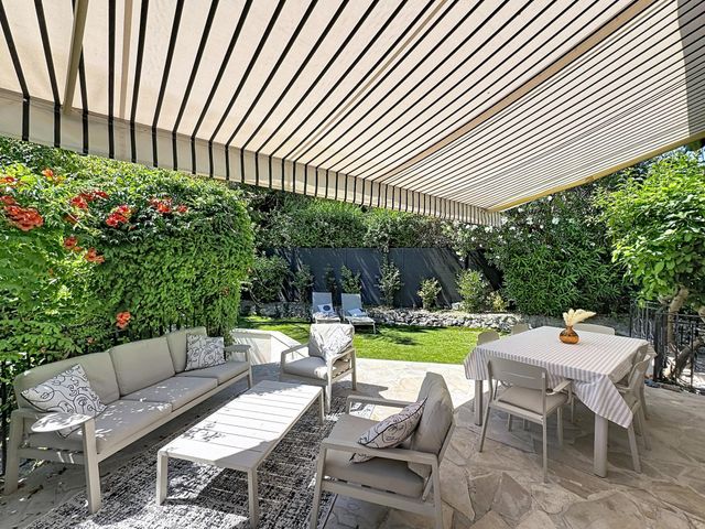 maison à vendre - 7 pièces - 254.05 m2 - LE CANNET - 06 - PROVENCE-ALPES-COTE-D-AZUR - Century 21 Adhère Transactions