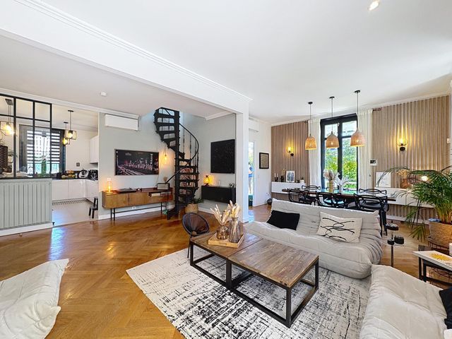 maison à vendre - 7 pièces - 254.05 m2 - LE CANNET - 06 - PROVENCE-ALPES-COTE-D-AZUR - Century 21 Adhère Transactions