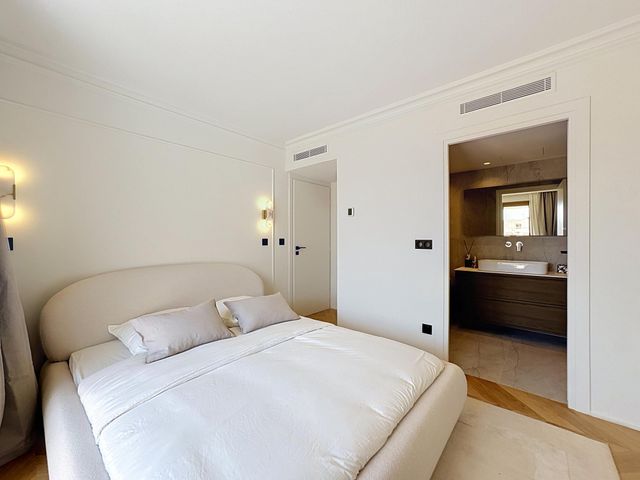 Appartement F4 à vendre - 4 pièces - 83.0 m2 - CANNES - 06 - PROVENCE-ALPES-COTE-D-AZUR - Century 21 Adhère Transactions