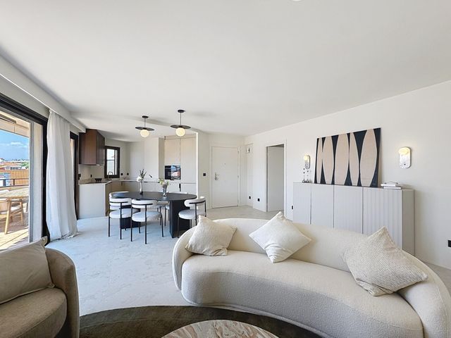 Appartement F4 à vendre - 4 pièces - 83.0 m2 - CANNES - 06 - PROVENCE-ALPES-COTE-D-AZUR - Century 21 Adhère Transactions