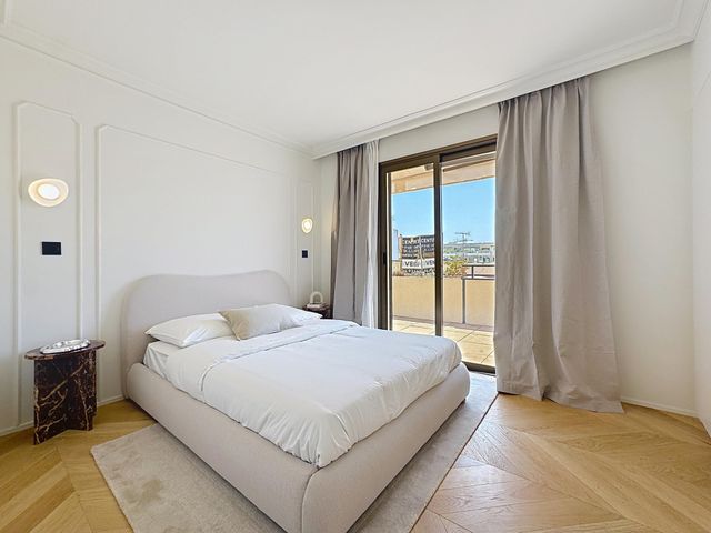 Appartement F4 à vendre - 4 pièces - 83.0 m2 - CANNES - 06 - PROVENCE-ALPES-COTE-D-AZUR - Century 21 Adhère Transactions