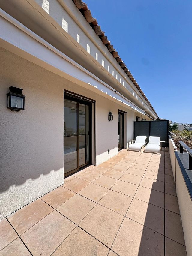 Appartement F4 à vendre - 4 pièces - 83.0 m2 - CANNES - 06 - PROVENCE-ALPES-COTE-D-AZUR - Century 21 Adhère Transactions