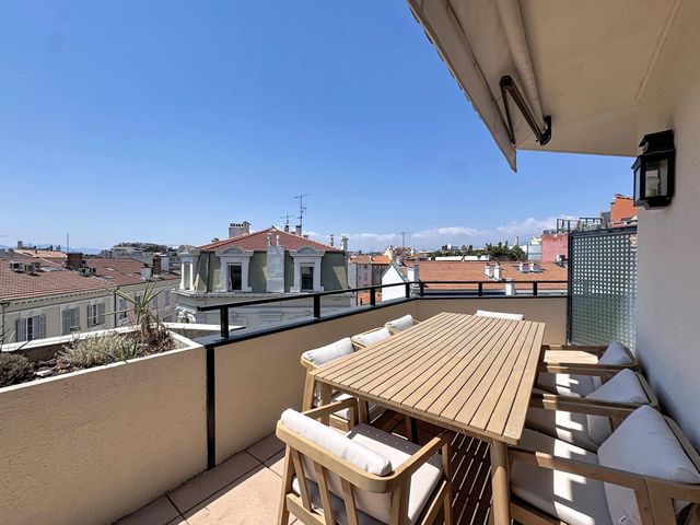 Appartement F4 à vendre - 4 pièces - 83.0 m2 - CANNES - 06 - PROVENCE-ALPES-COTE-D-AZUR - Century 21 Adhère Transactions