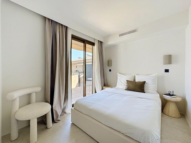 Appartement F4 à vendre - 4 pièces - 83.0 m2 - CANNES - 06 - PROVENCE-ALPES-COTE-D-AZUR - Century 21 Adhère Transactions