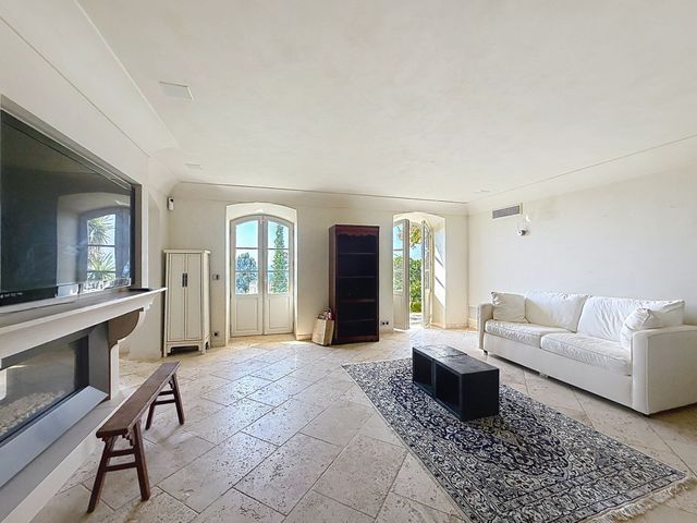 maison à louer - 5 pièces - 158.0 m2 - VALLAURIS - 06 - PROVENCE-ALPES-COTE-D-AZUR - Century 21 Adhère Transactions