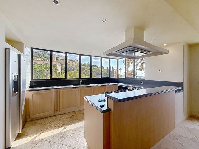 maison à louer - 5 pièces - 158.0 m2 - VALLAURIS - 06 - PROVENCE-ALPES-COTE-D-AZUR - Century 21 Adhère Transactions