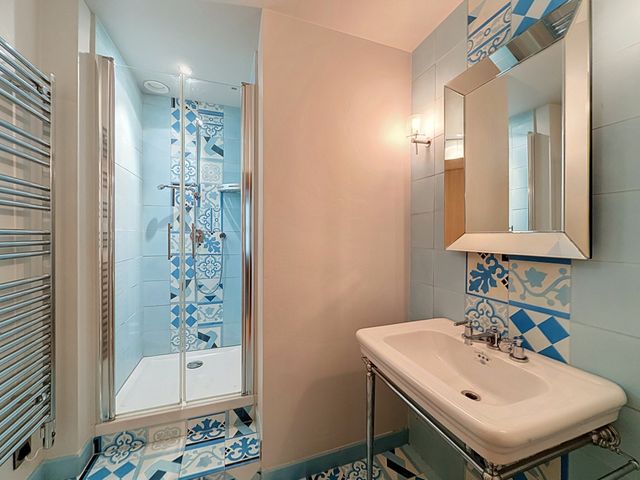 maison à louer - 5 pièces - 158.0 m2 - VALLAURIS - 06 - PROVENCE-ALPES-COTE-D-AZUR - Century 21 Adhère Transactions