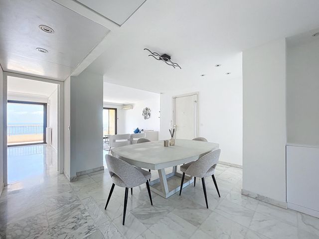 Appartement F3 à louer - 3 pièces - 99.0 m2 - CANNES - 06 - PROVENCE-ALPES-COTE-D-AZUR - Century 21 Adhère Transactions