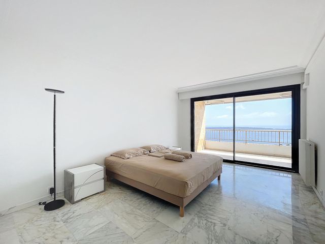 Appartement F3 à louer - 3 pièces - 99.0 m2 - CANNES - 06 - PROVENCE-ALPES-COTE-D-AZUR - Century 21 Adhère Transactions