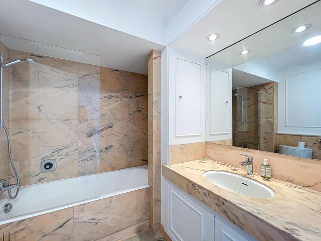 Appartement F3 à louer - 3 pièces - 99.0 m2 - CANNES - 06 - PROVENCE-ALPES-COTE-D-AZUR - Century 21 Adhère Transactions