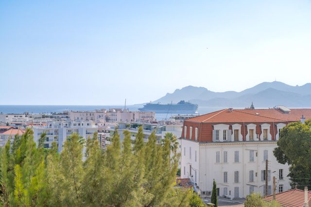 Appartement F3 à vendre - 3 pièces - 98.0 m2 - CANNES - 06 - PROVENCE-ALPES-COTE-D-AZUR - Century 21 Adhère Transactions