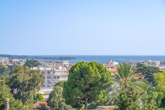 Appartement F3 à vendre - 3 pièces - 98.0 m2 - CANNES - 06 - PROVENCE-ALPES-COTE-D-AZUR - Century 21 Adhère Transactions